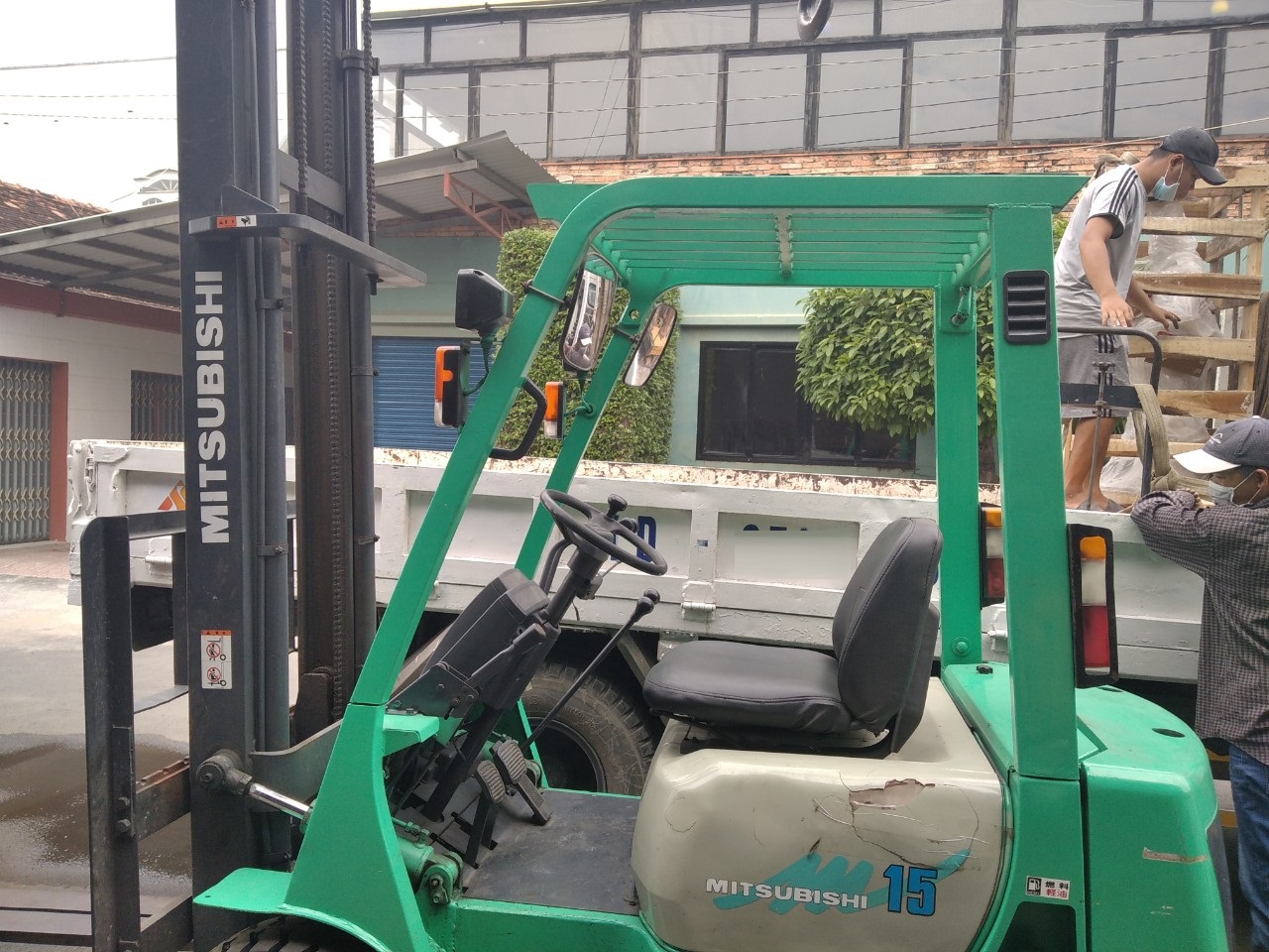 Ban Xe Nang Mitsubishi Fd15 3
