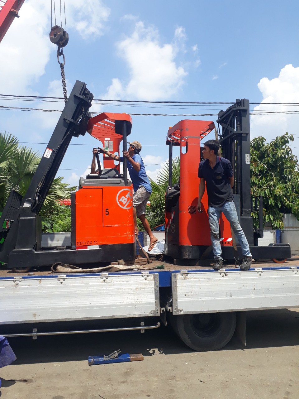 Giao Xe Nang Bt