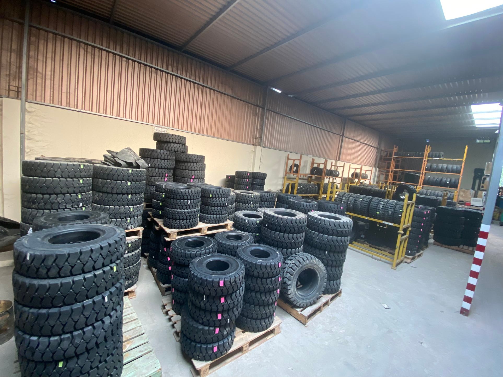 Cont Hang Lop Dac 14 3 (3)